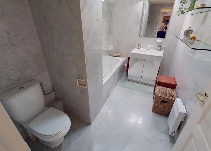 Grand 2p Face Avec Balcon, Parking, Piscine Et En Centre-ville A - Fr-1-196-284 דירה