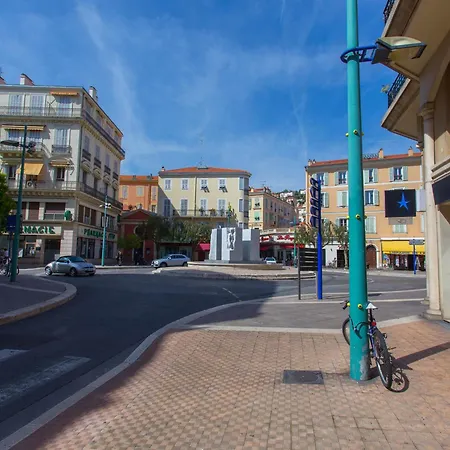 Grand 2p Face Avec Balcon, Parking, Piscine Et En Centre-ville A - Fr-1-196-284 Menton