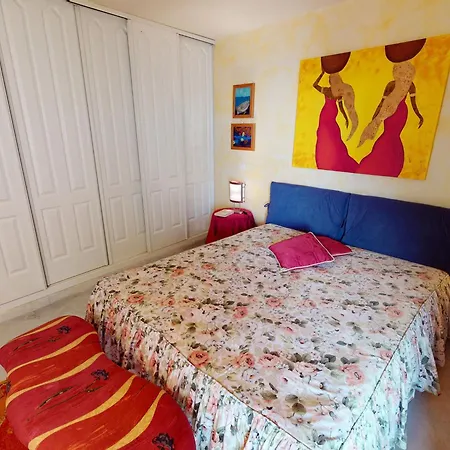 Grand 2p Face Avec Balcon, Parking, Piscine Et En Centre-ville A - Fr-1-196-284 아파트 멍똥