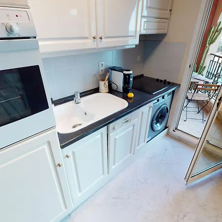 Apartamento Grand 2p Face Avec Balcon, Parking, Piscine Et En Centre-ville à - Fr-1-196-284 Menton