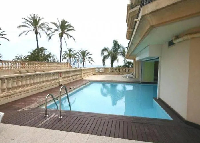 Apartment Grand 2p Face Avec Balcon, Parking, Piscine Et En Centre-ville A - Fr-1-196-284 *